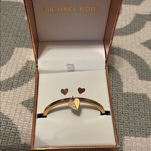 NEW: Michael Kors Gold Bling Heart Bangle Bracelet & Earring Set